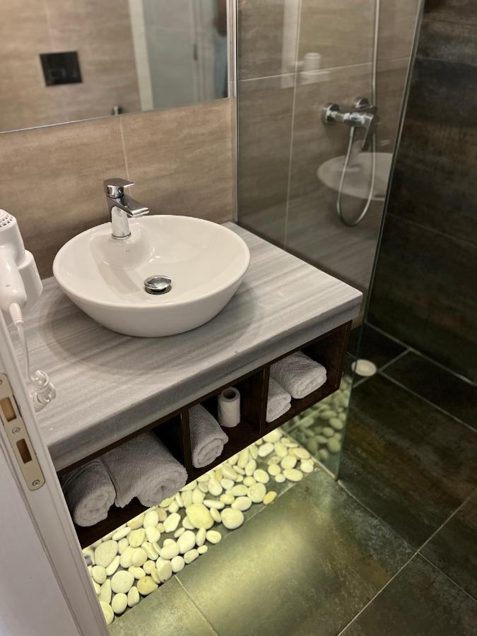 Kanes Bohemian Boutique Hotel Sarandë エクステリア 写真
