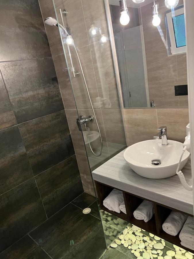 Kanes Bohemian Boutique Hotel Sarandë エクステリア 写真