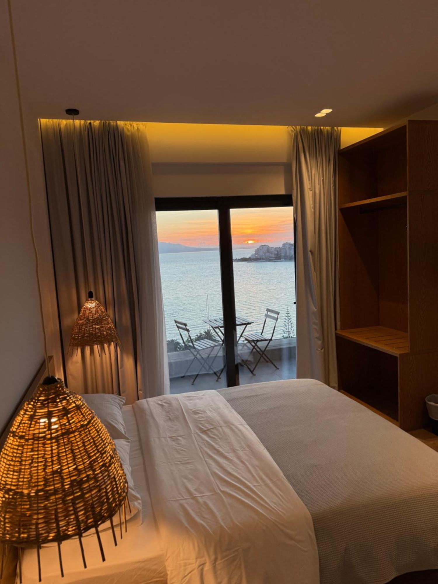 Kanes Bohemian Boutique Hotel Sarandë エクステリア 写真