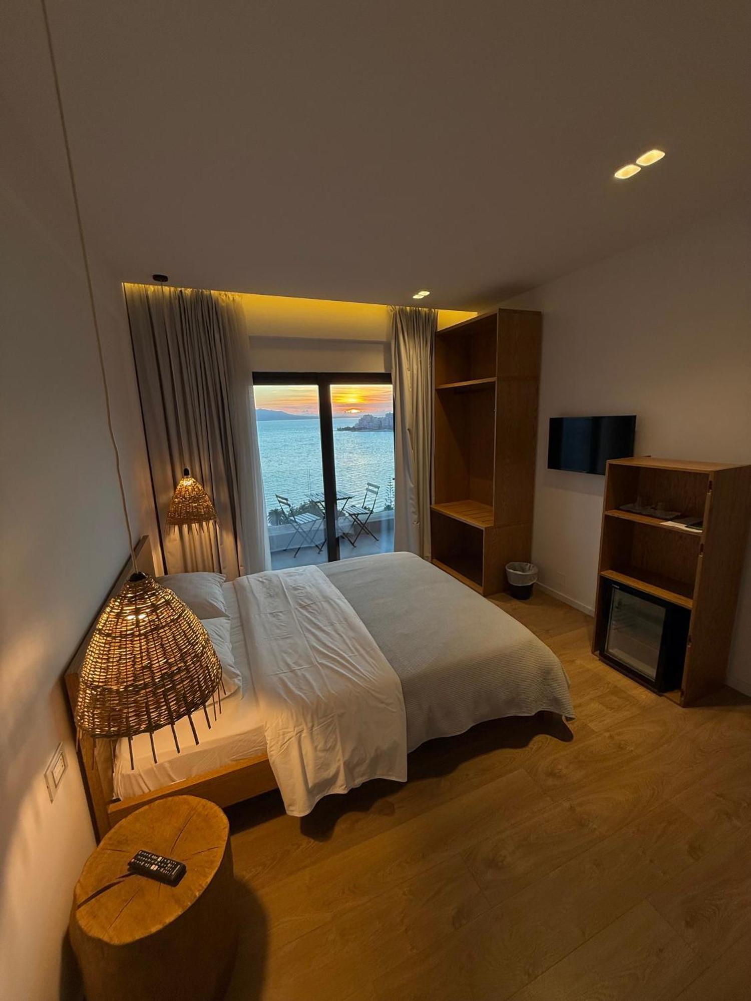 Kanes Bohemian Boutique Hotel Sarandë エクステリア 写真